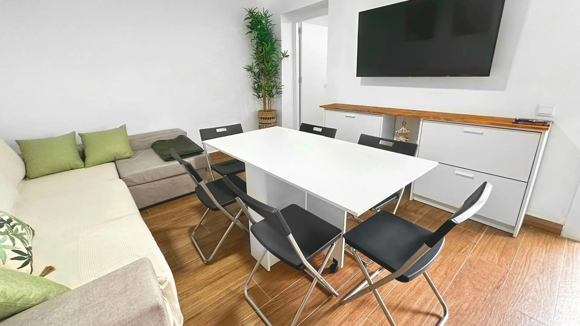 Villa Pelo 세비야 0*,  스페인